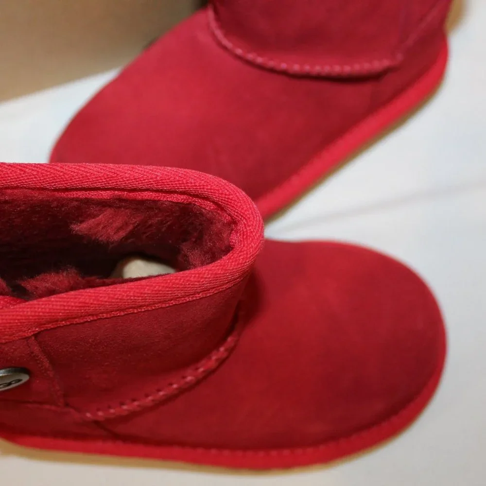 NIB UGG TODDLER JONA CLASSIC SHORT SNAP ACCENT SUEDE SHEARLING LINED‎ BOOTS RED